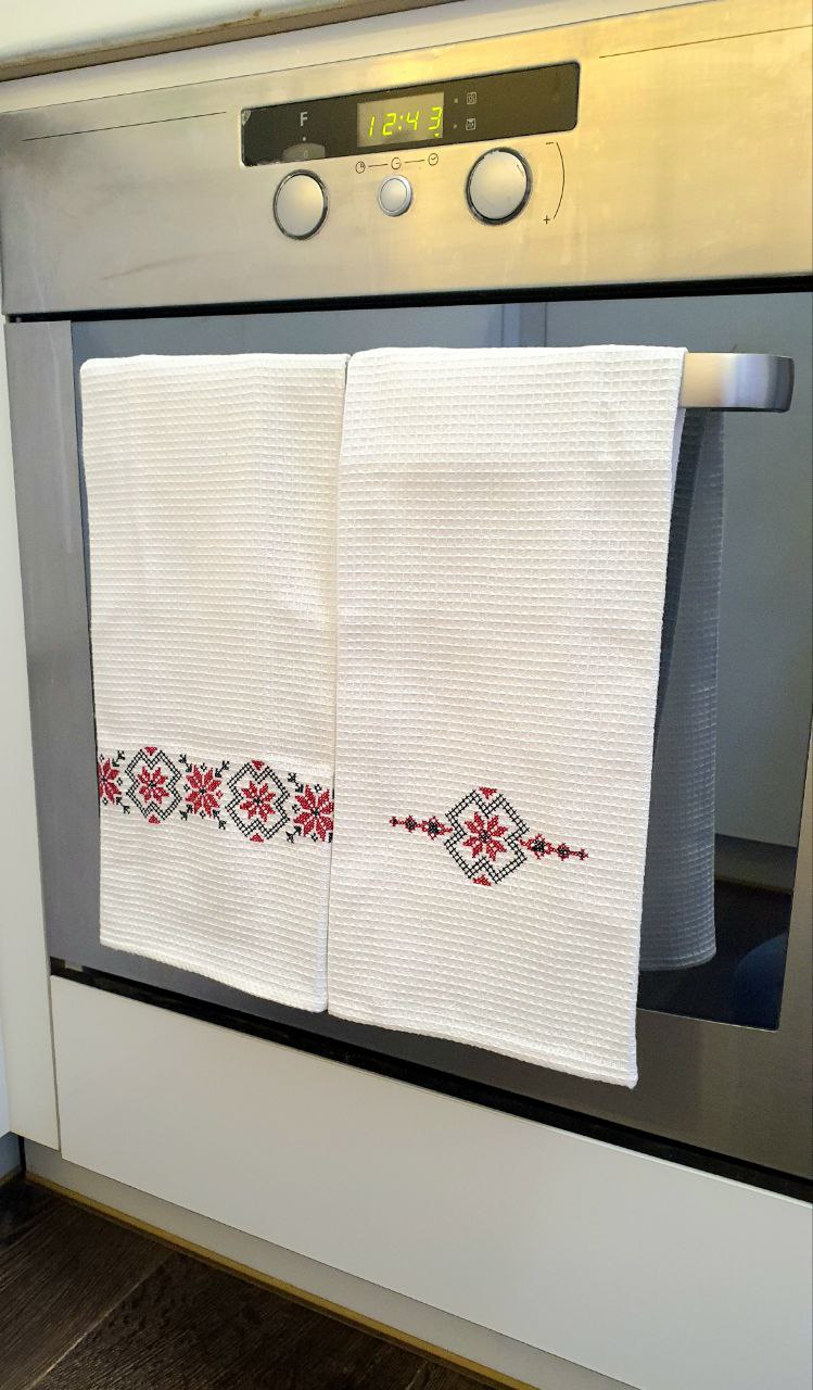 Kitchen towel with rustical ornament